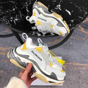 Men Balenciaga Triple-S Sneaker Grey