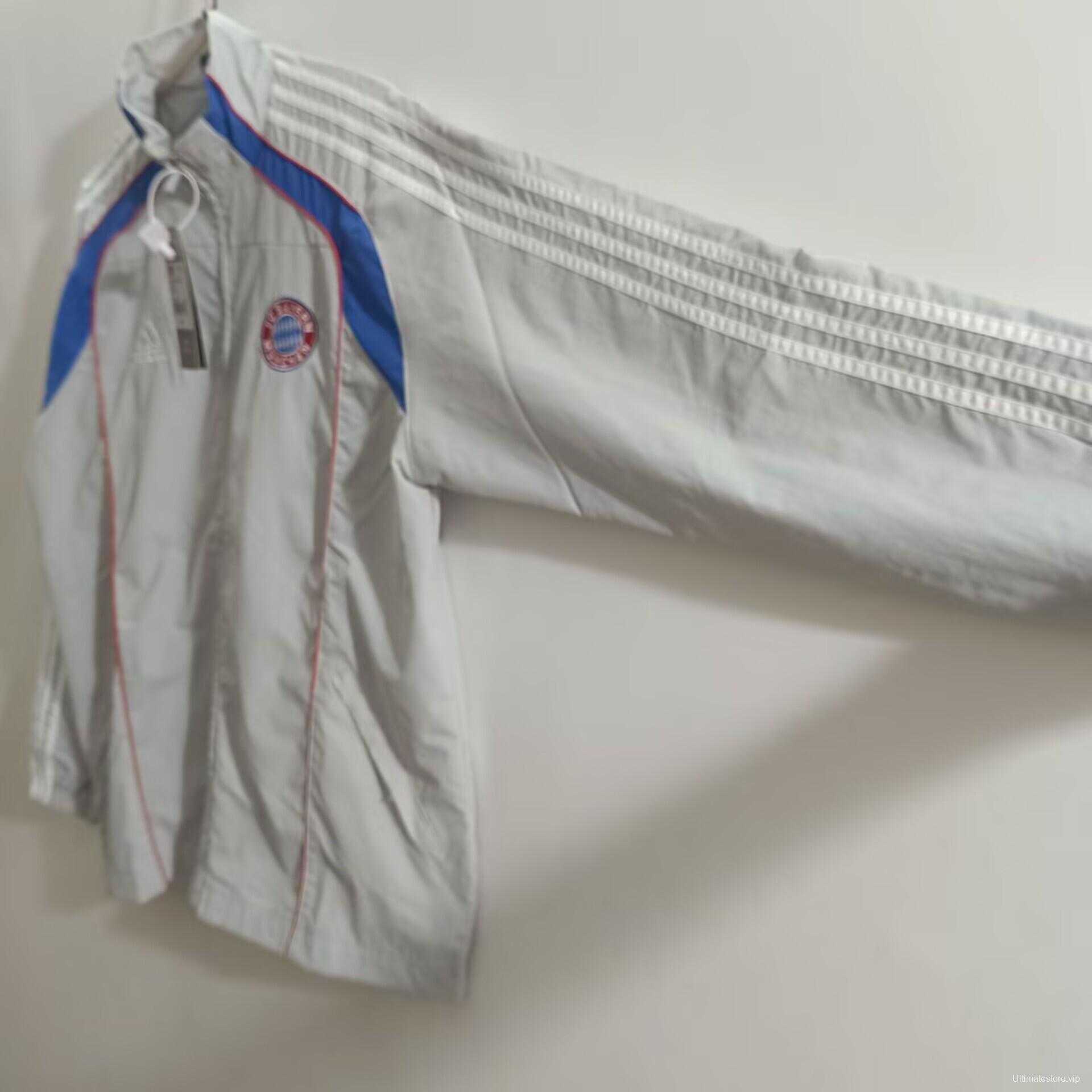 25/26 Adidas FC Bayern Munich Vintage Track Jacket - Silver/Blue Classic Edition Windbreaker